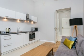 Venetian House Market Square Aparthotel