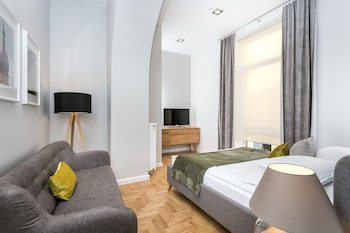 Venetian House Market Square Aparthotel