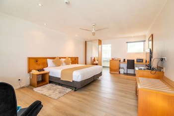 Paradise Hotel And Resort