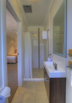 Paradise Hotel And Resort