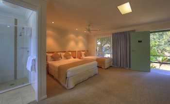 Paradise Hotel And Resort