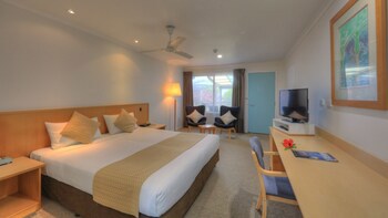 Paradise Hotel And Resort