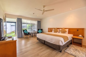 Paradise Hotel And Resort
