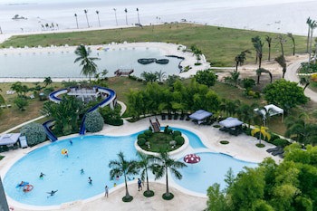 Solea Seaview Resort