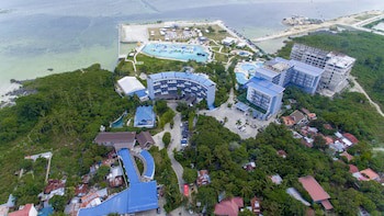 Solea Seaview Resort