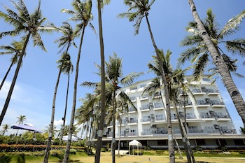 Solea Seaview Resort