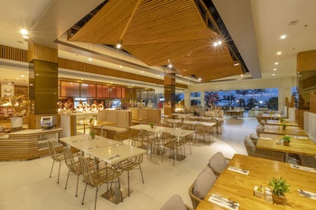 Solea Seaview Resort