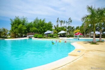 Solea Seaview Resort