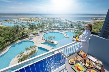 Solea Seaview Resort