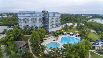 Solea Seaview Resort
