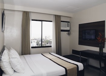 Golden Prince Hotel And Suites