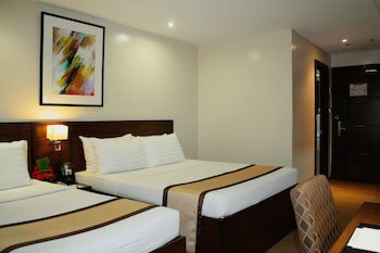 Golden Prince Hotel And Suites