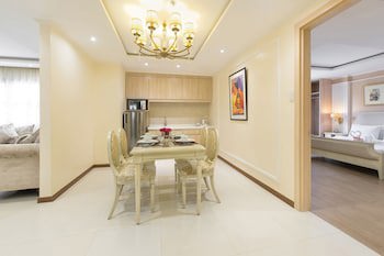 Golden Prince Hotel And Suites