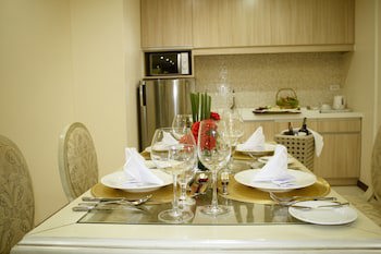 Golden Prince Hotel And Suites