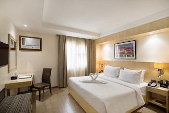 Golden Prince Hotel And Suites