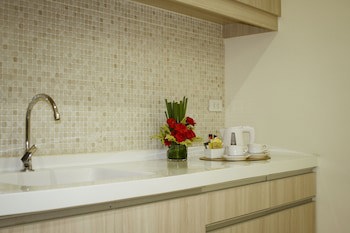 Golden Prince Hotel And Suites