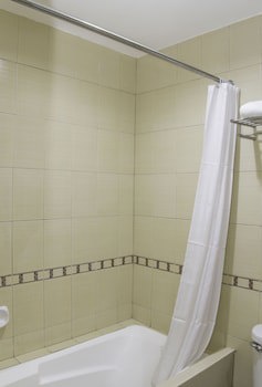 Golden Prince Hotel And Suites