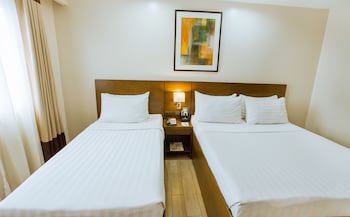 Golden Prince Hotel And Suites