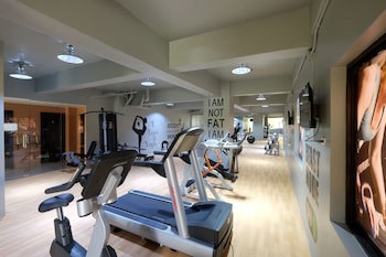 Golden Prince Hotel And Suites