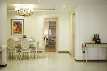 Golden Prince Hotel And Suites