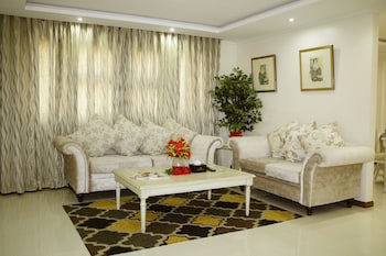 Golden Prince Hotel And Suites
