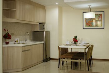 Golden Prince Hotel And Suites