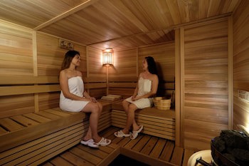 Golden Prince Hotel And Suites