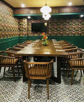 Golden Prince Hotel And Suites