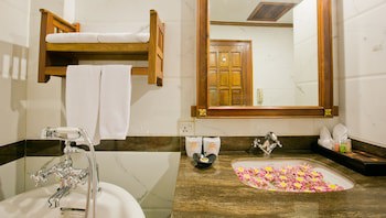 Empress Residence Resort & Spa