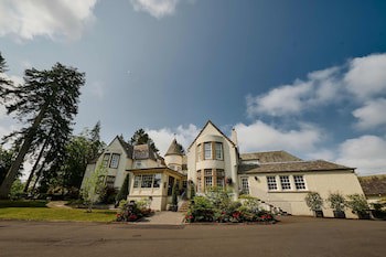 Cairn Lodge