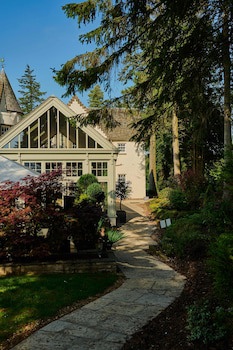 Cairn Lodge