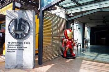 18 Coins Budget Hotel
