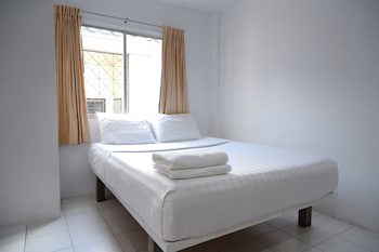 18 Coins Budget Hotel