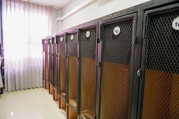 18 Coins Budget Hotel