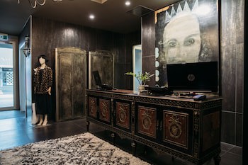 King And Queen Hotel Suites