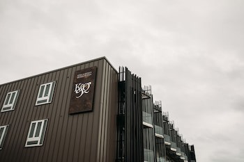 King And Queen Hotel Suites