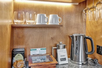 King And Queen Hotel Suites