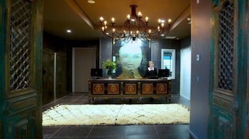 King And Queen Hotel Suites