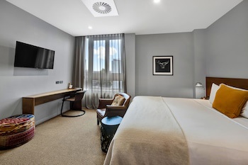 King And Queen Hotel Suites
