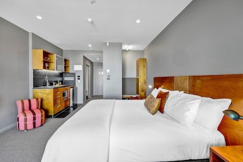 King And Queen Hotel Suites