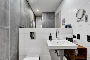 King And Queen Hotel Suites