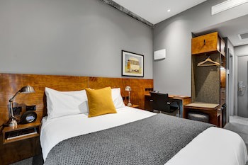 King And Queen Hotel Suites