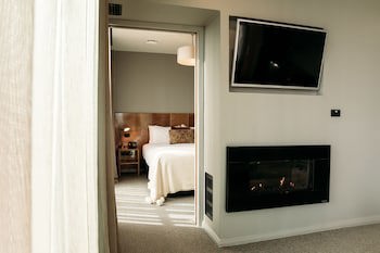 King And Queen Hotel Suites