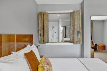 King And Queen Hotel Suites