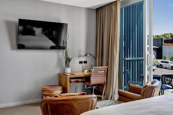 King And Queen Hotel Suites