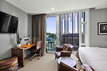 King And Queen Hotel Suites