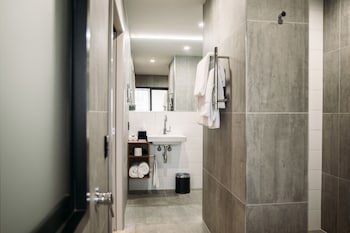 King And Queen Hotel Suites