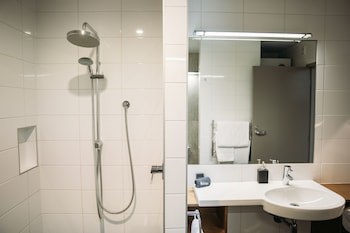 King And Queen Hotel Suites
