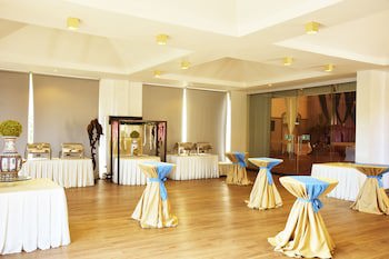 Forest Crest Nature Hotel & Resort