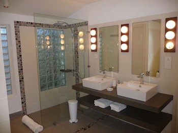 Esprit Libre Restaurant And Guest House